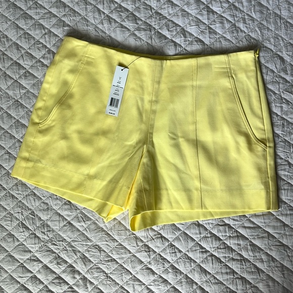 ||NWT|| THEORY•Aifric Sun Ray•Wool Stretch Canvas Shorts• Size 4 - Picture 2 of 9